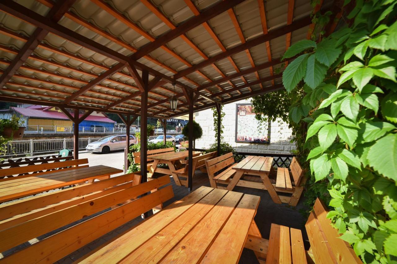 Pension-Restaurace Lugano Hřensko Esterno foto